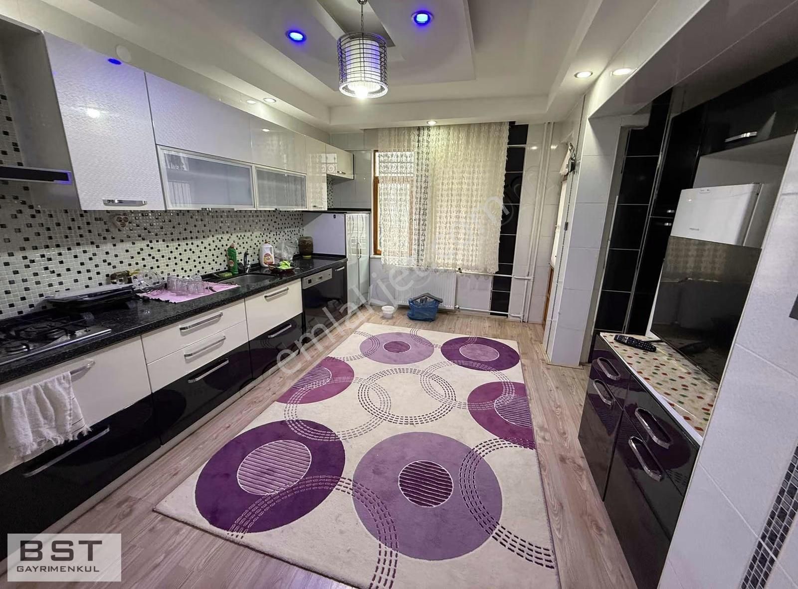 Hanaybaşı Mh Satılık 330 M2 Net 6+2 Villa