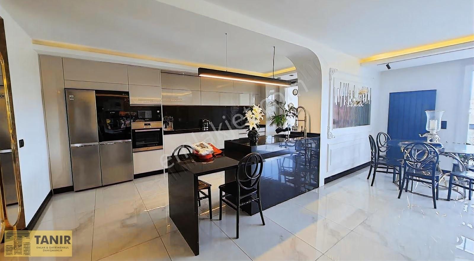 Bahçeşehir Gölet Manzaralı Full Tadilatlı 3+1 Satılık Köşe Daire - Görsel 4