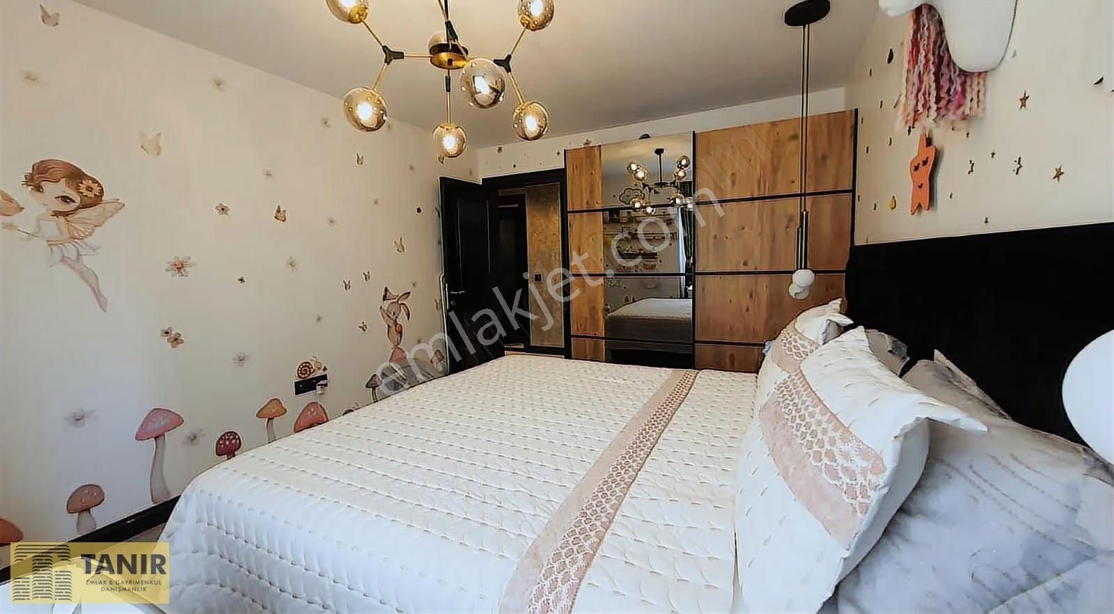 Bahçeşehir Gölet Manzaralı Full Tadilatlı 3+1 Satılık Köşe Daire - Görsel 13