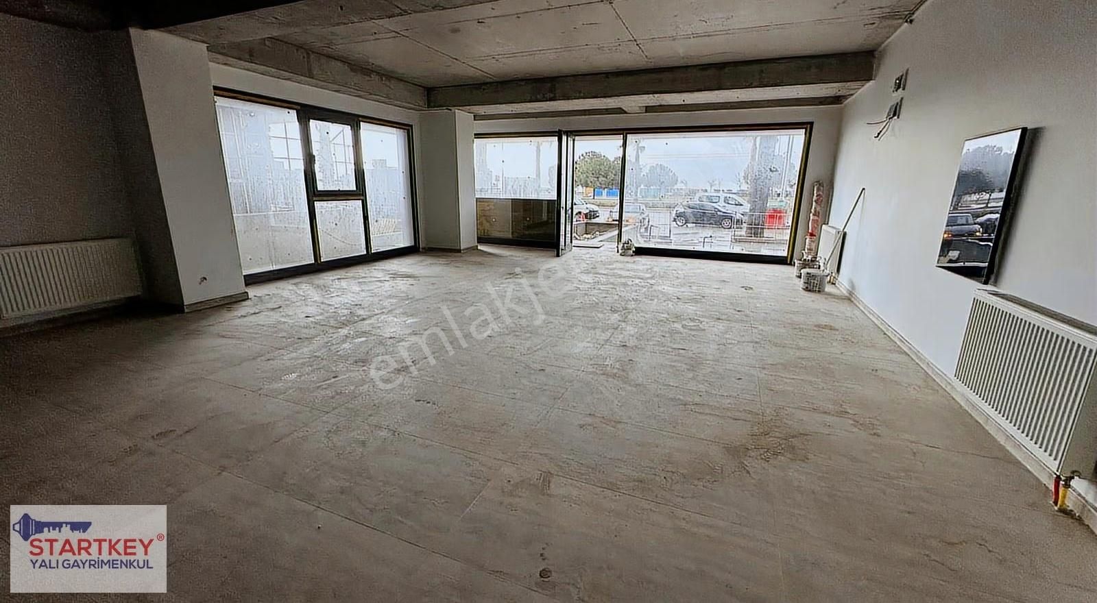 Karşıyaka Yalı Bulvarında Deniz Manzaralı Kiralık Sıfır Dükkan - Görsel 9