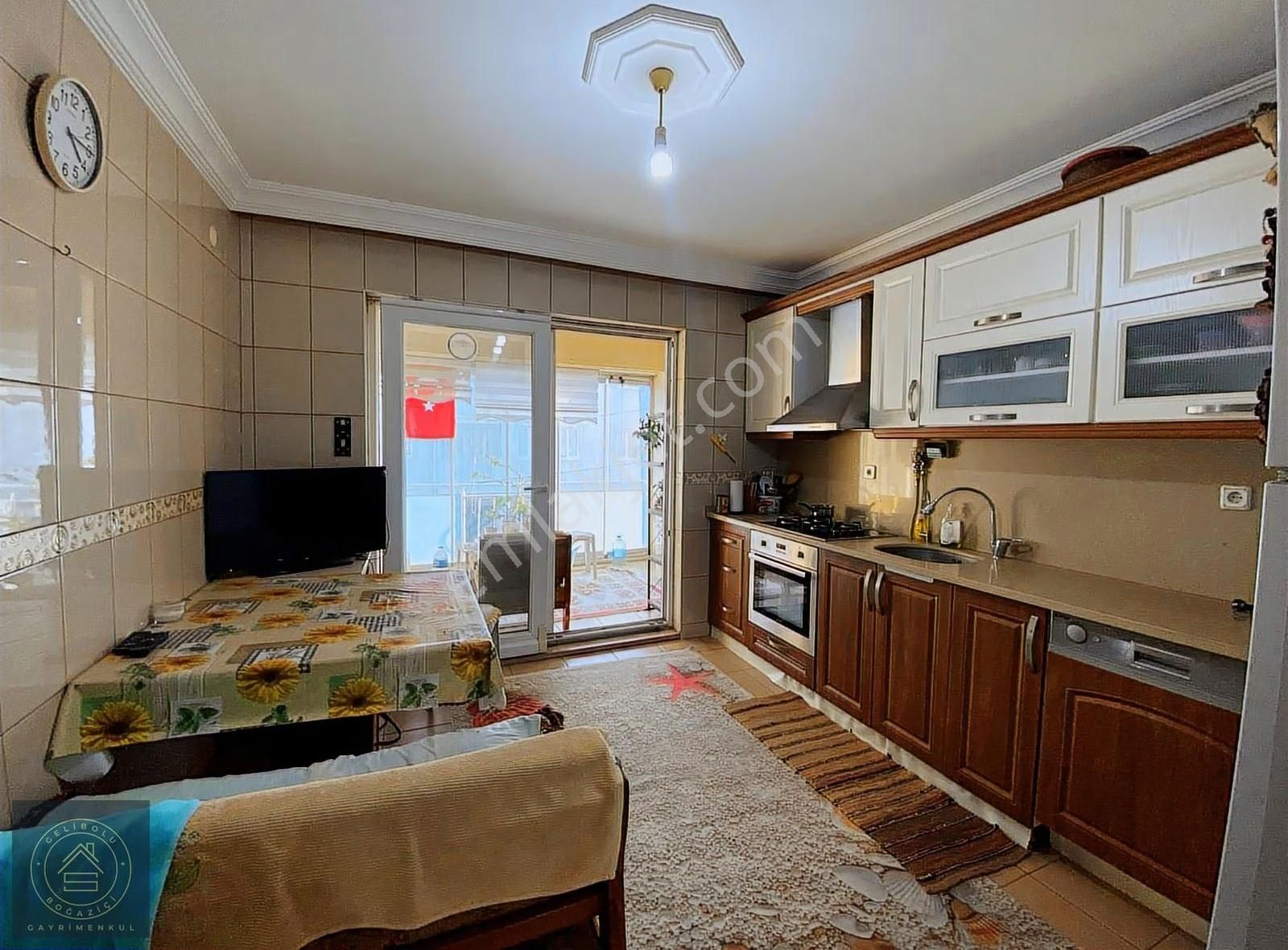 Tuhsavul Caddesinde Deniz Manzaralı 140 M2 3+1 - Görsel 6