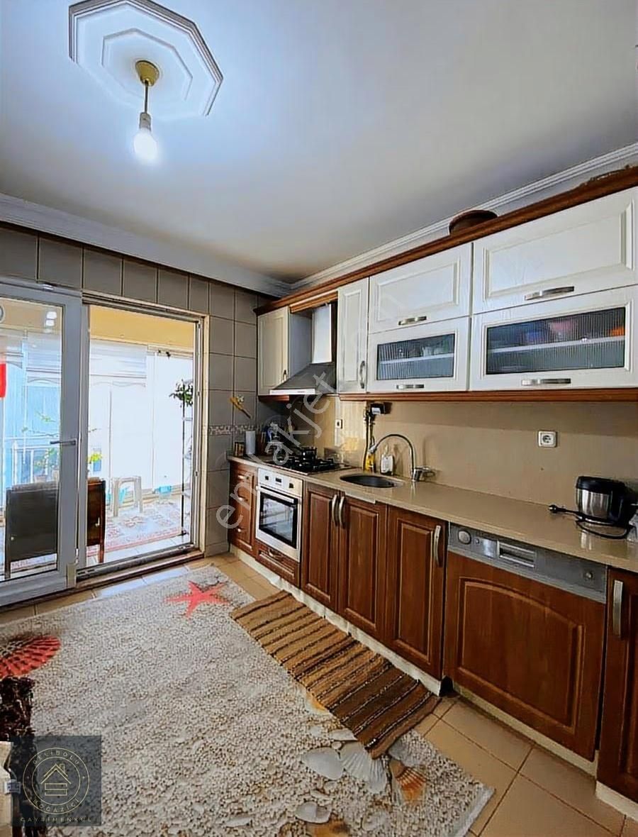 Tuhsavul Caddesinde Deniz Manzaralı 140 M2 3+1 - Görsel 2