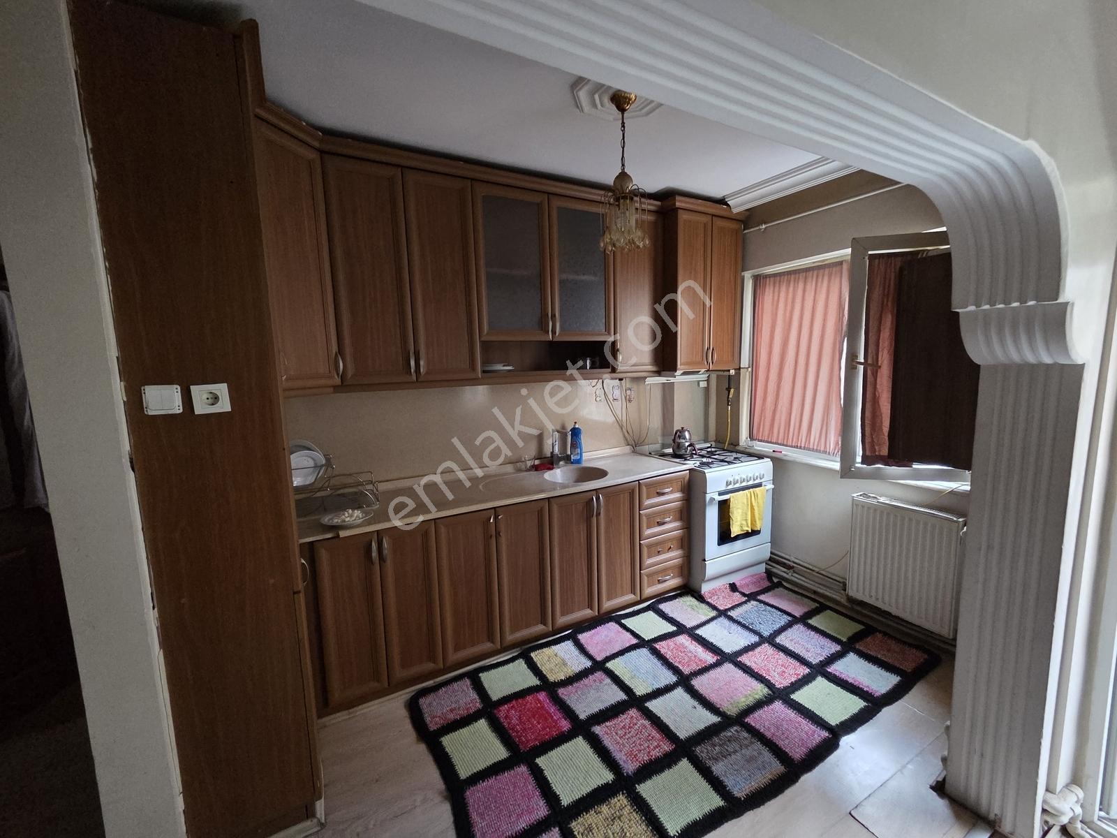 Mir'den Çarşı Merkezde 2+1 Arakat Kullanışlı Bakımlı Daire - Görsel 12