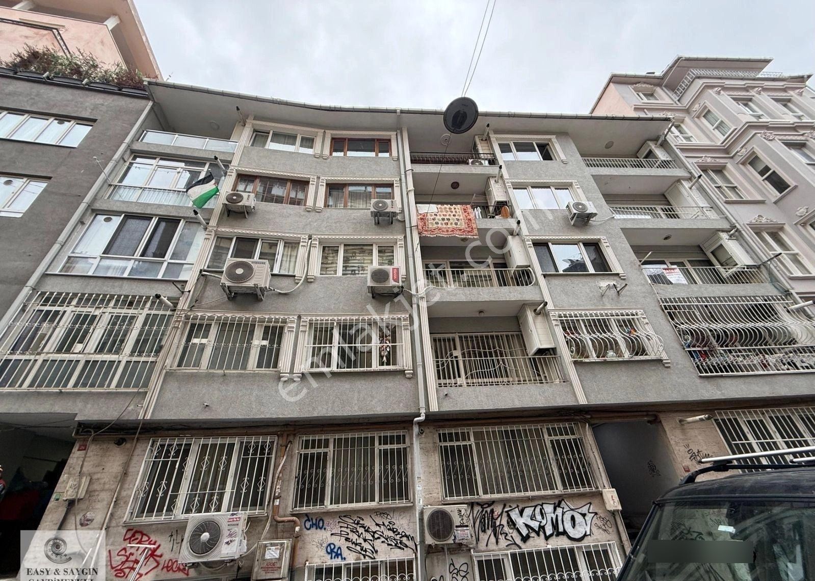 Cihangir Çukurcuma Da Kiralık 2+1 Balkonlu Daire Boş ***aydınlık