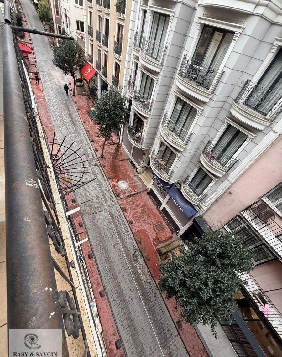 Cihangir Çukurcuma Da Kiralık 2+1 Balkonlu Daire Boş ***aydınlık - Görsel 7