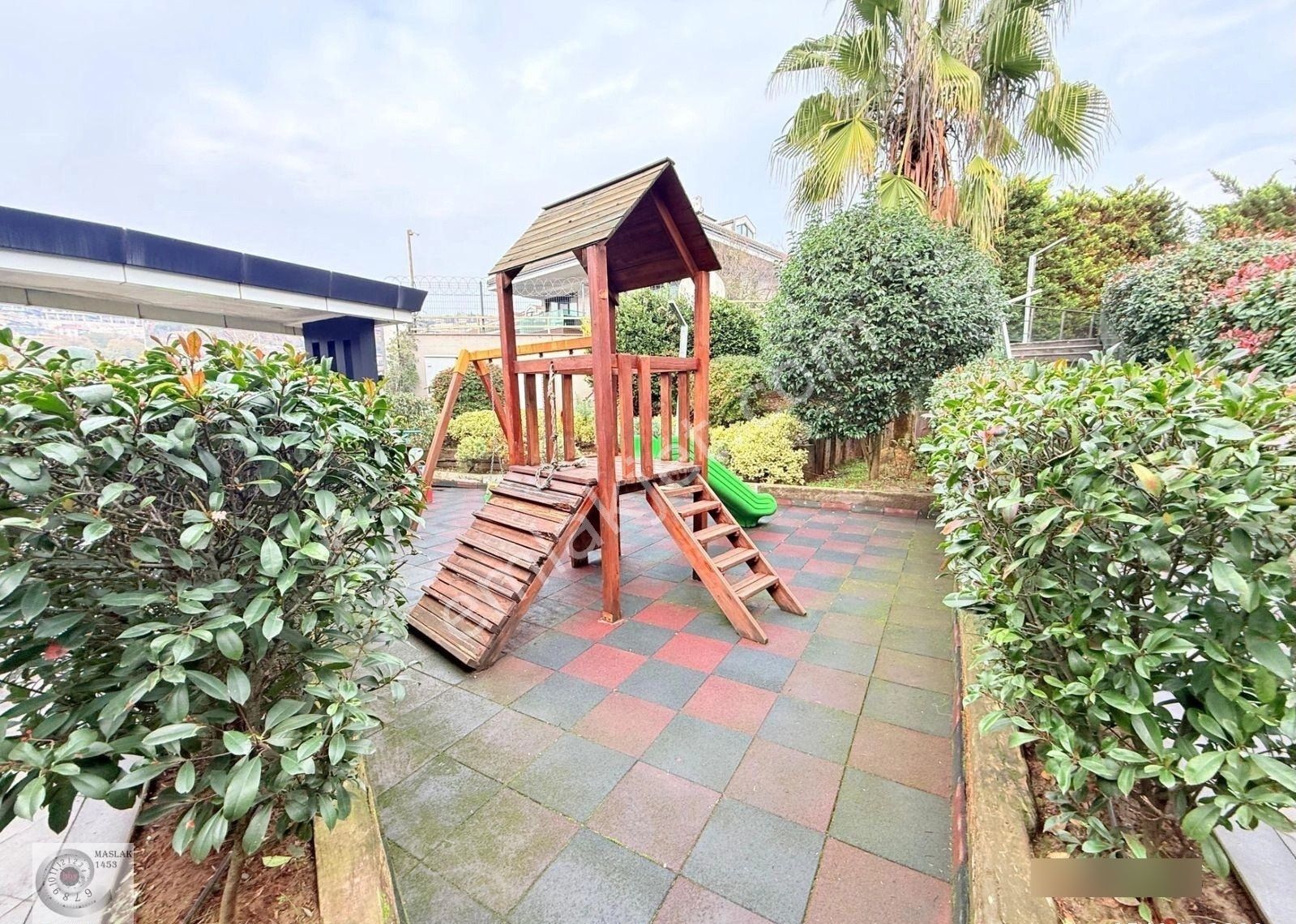 Erguvan Konaklarında 4+1 Satılık Çift Teraslı Havuzlu Villa - Görsel 15