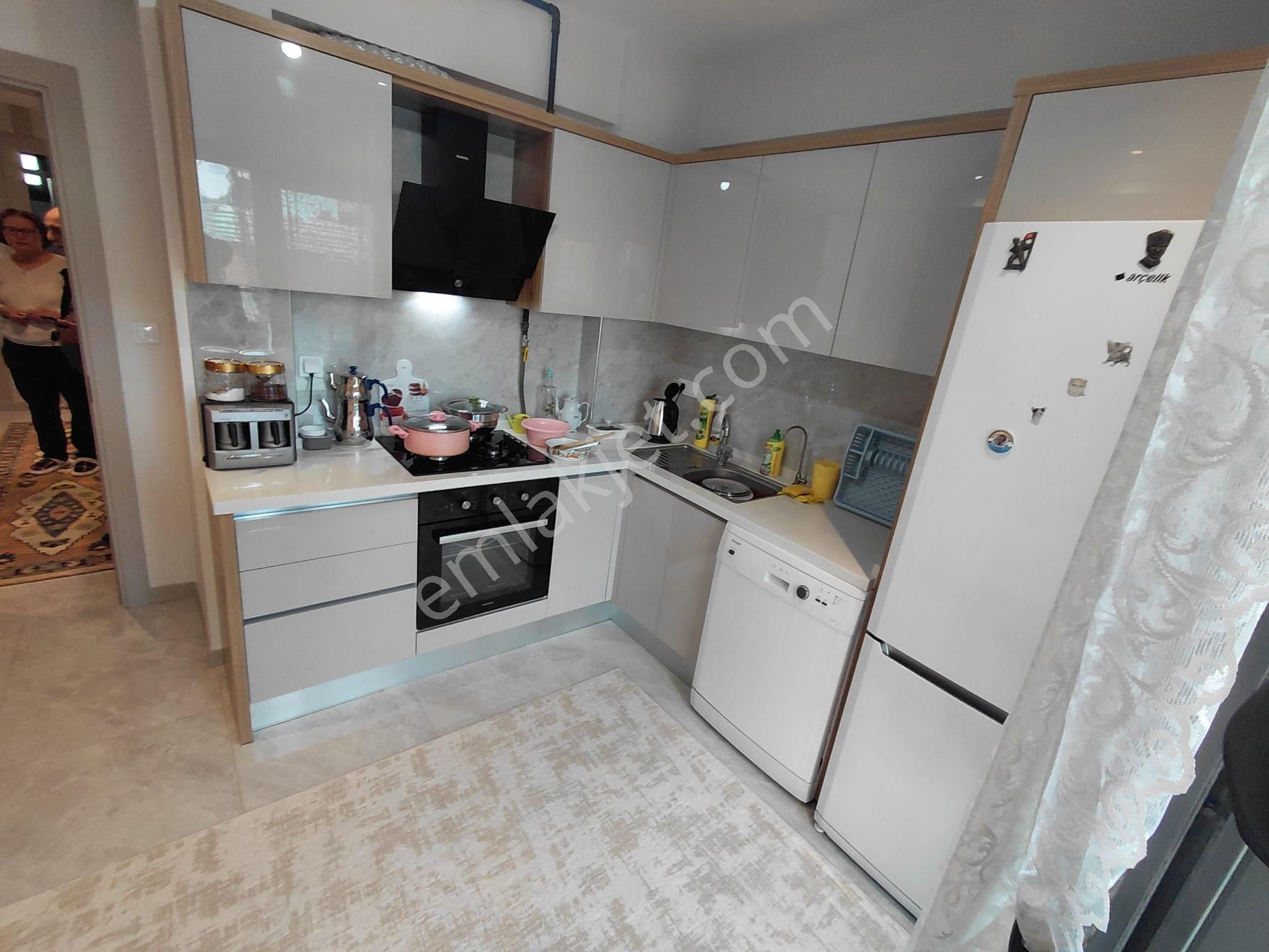 Çift Cepheli Geniş 2+1 Doğalgazlı Lüks Satılık Daire