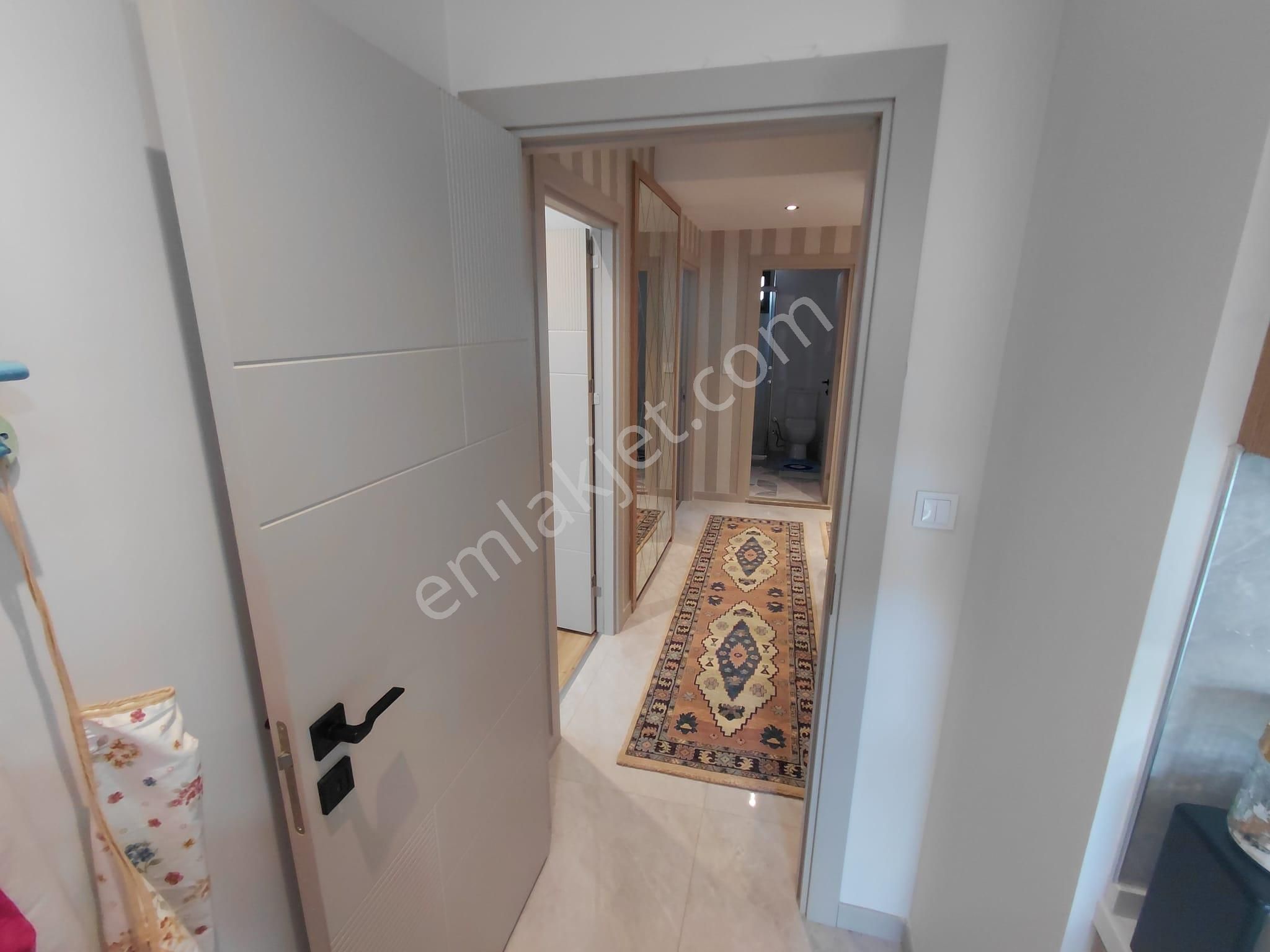 Çift Cepheli Geniş 2+1 Doğalgazlı Lüks Satılık Daire - Görsel 16