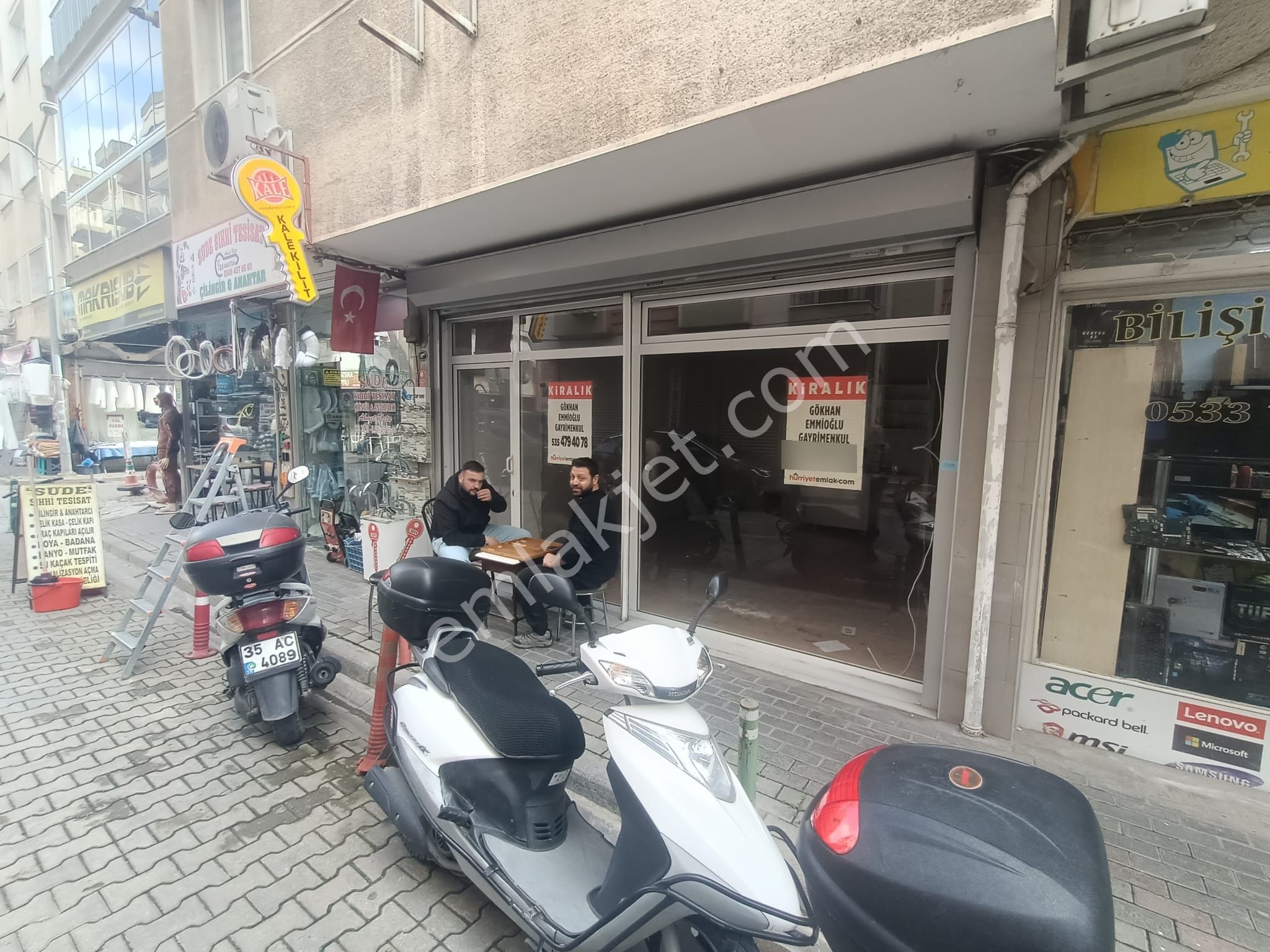 Karşıyaka Çarşı Yakını 20 M Wc Li Geniş Cepheli İşyeri