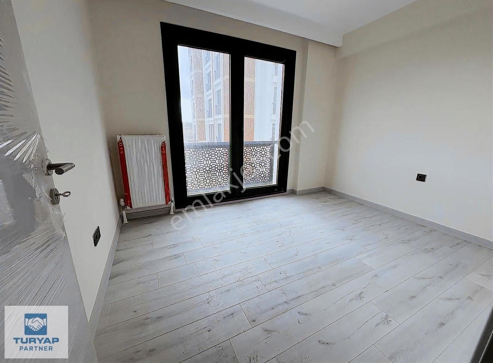 Resital Behçeşehir'de Oturuma Hazır Satılık 3+1 Daire - Görsel 2