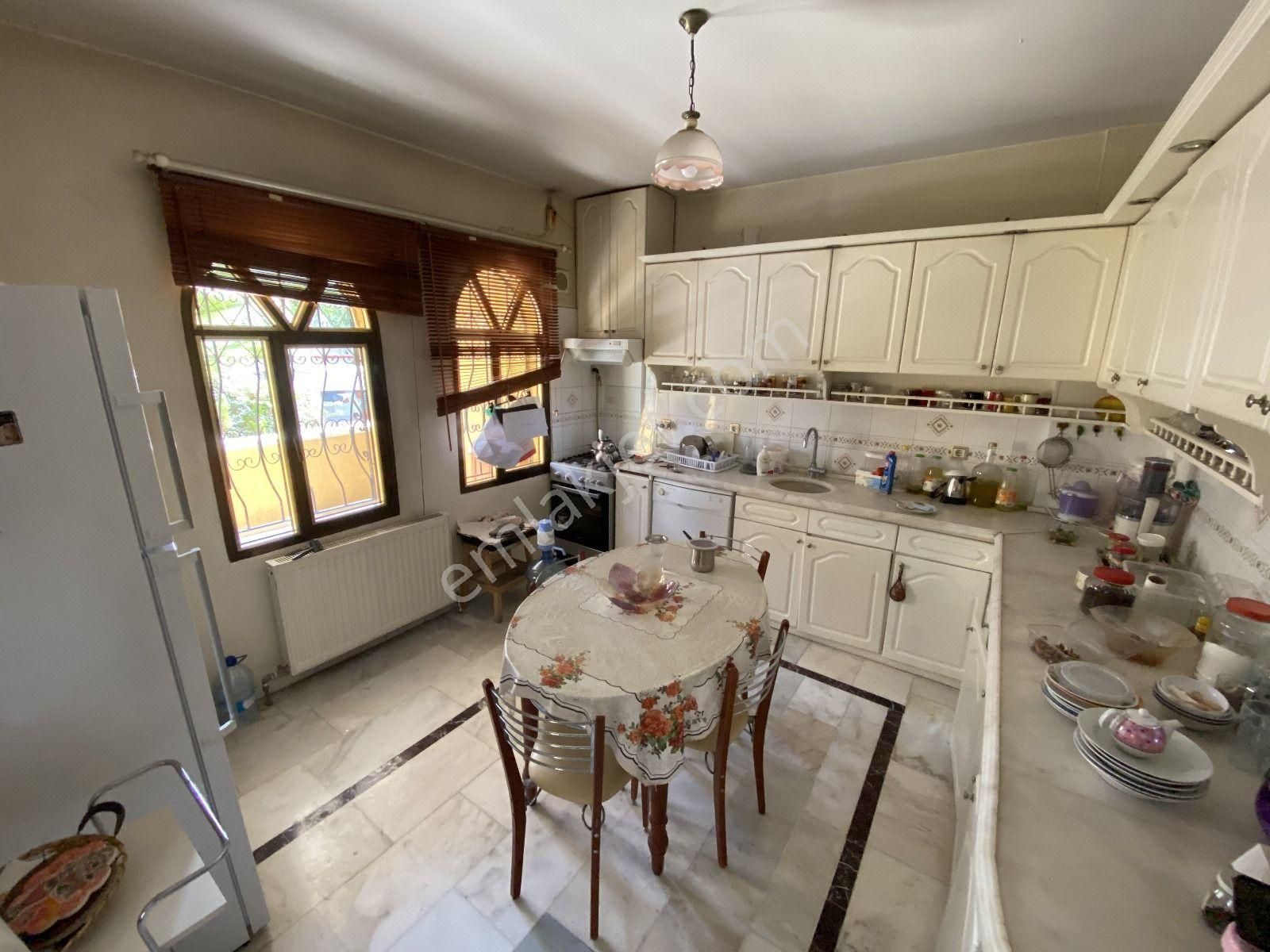 Ticari Kullanıma Uygun 4 Katlı Bahçeli Müstalik Bina - Görsel 19