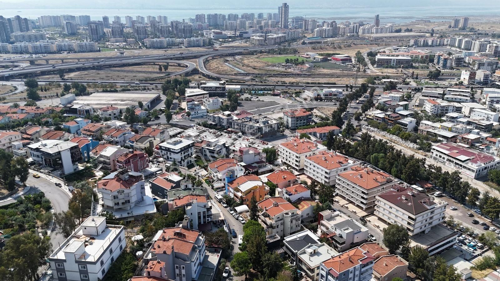 Ticari Kullanıma Uygun 4 Katlı Bahçeli Müstalik Bina - Görsel 24