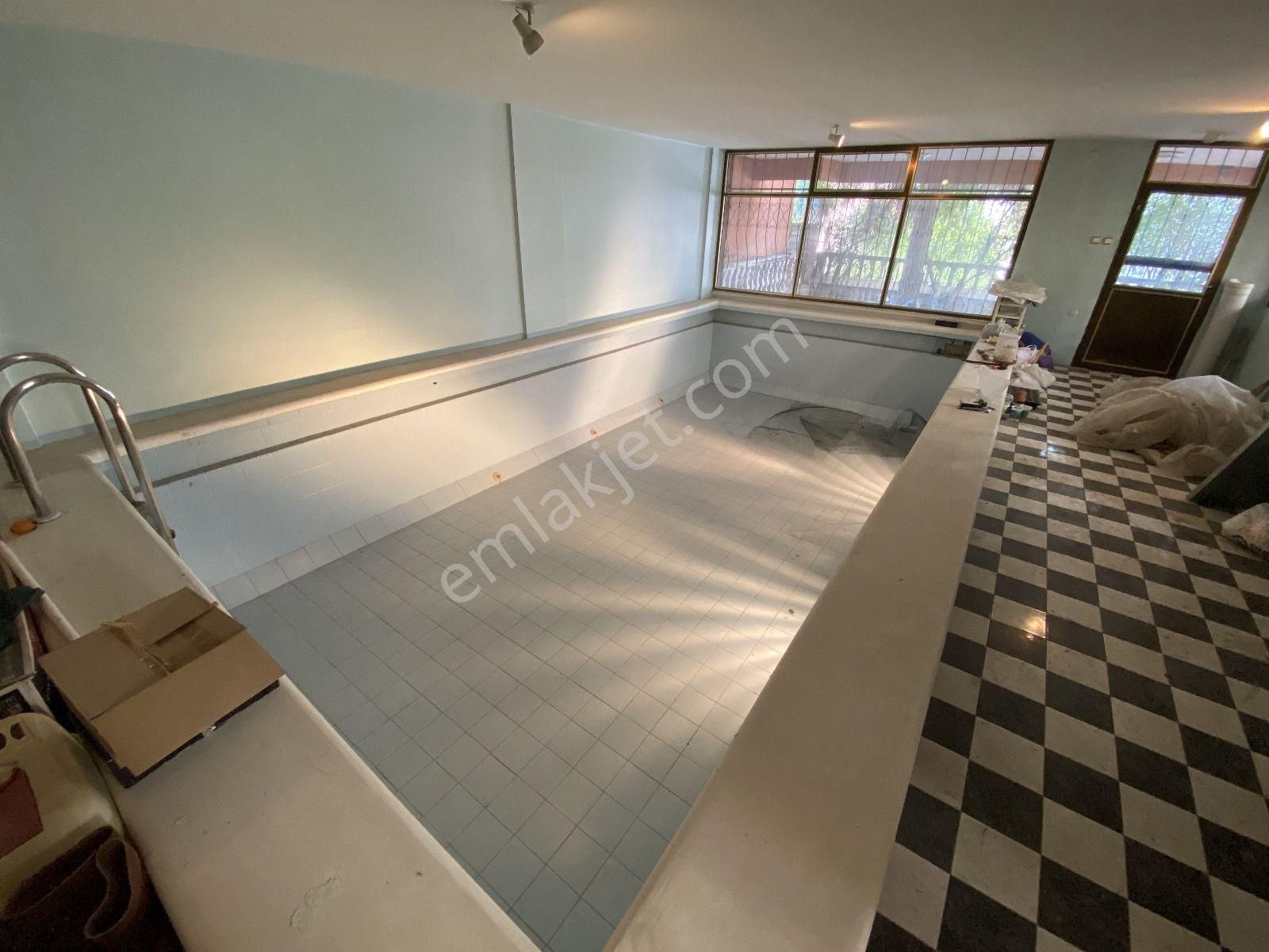 Ticari Kullanıma Uygun 4 Katlı Bahçeli Müstalik Bina - Görsel 15