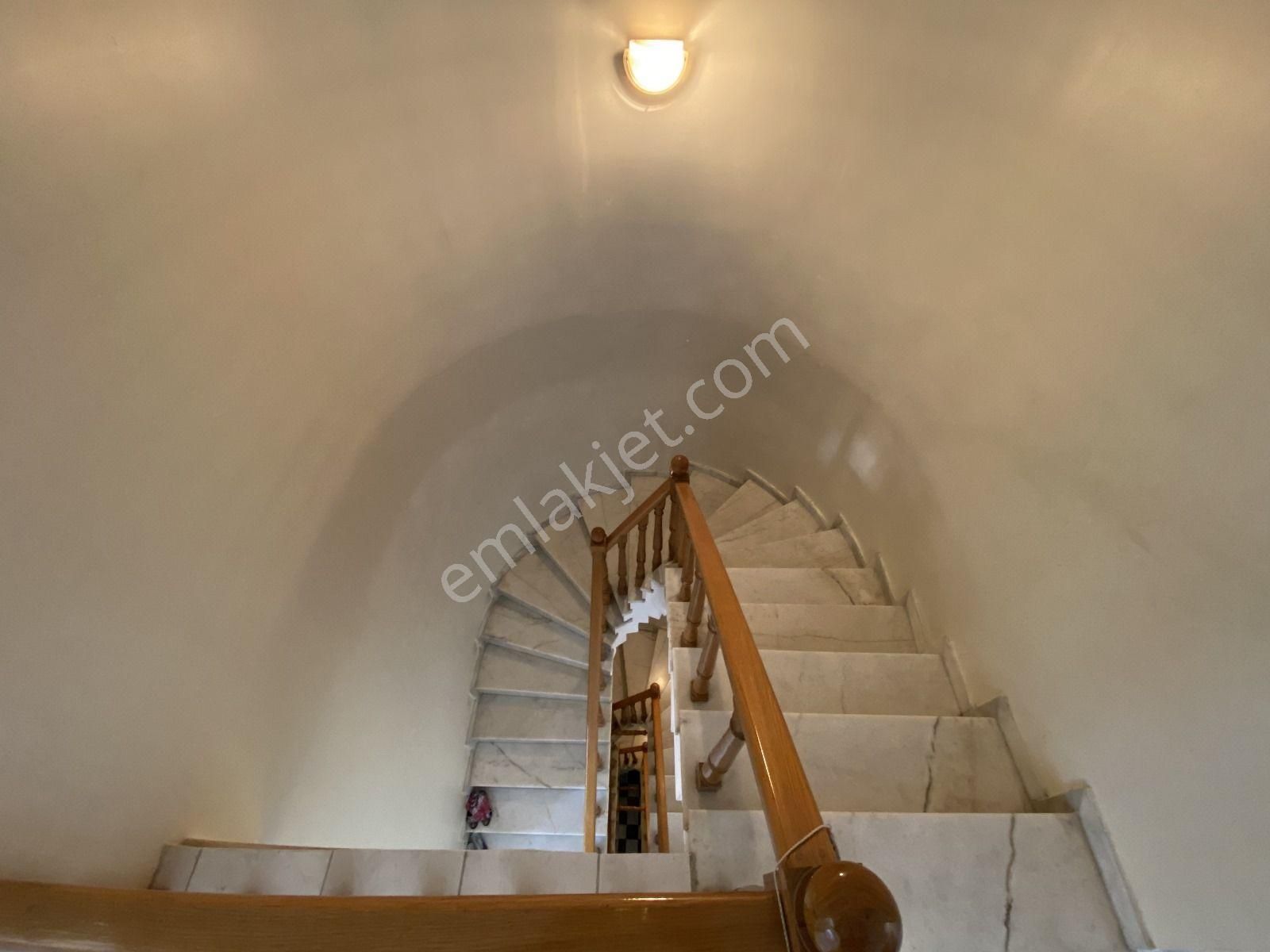 Ticari Kullanıma Uygun 4 Katlı Bahçeli Müstalik Bina - Görsel 35