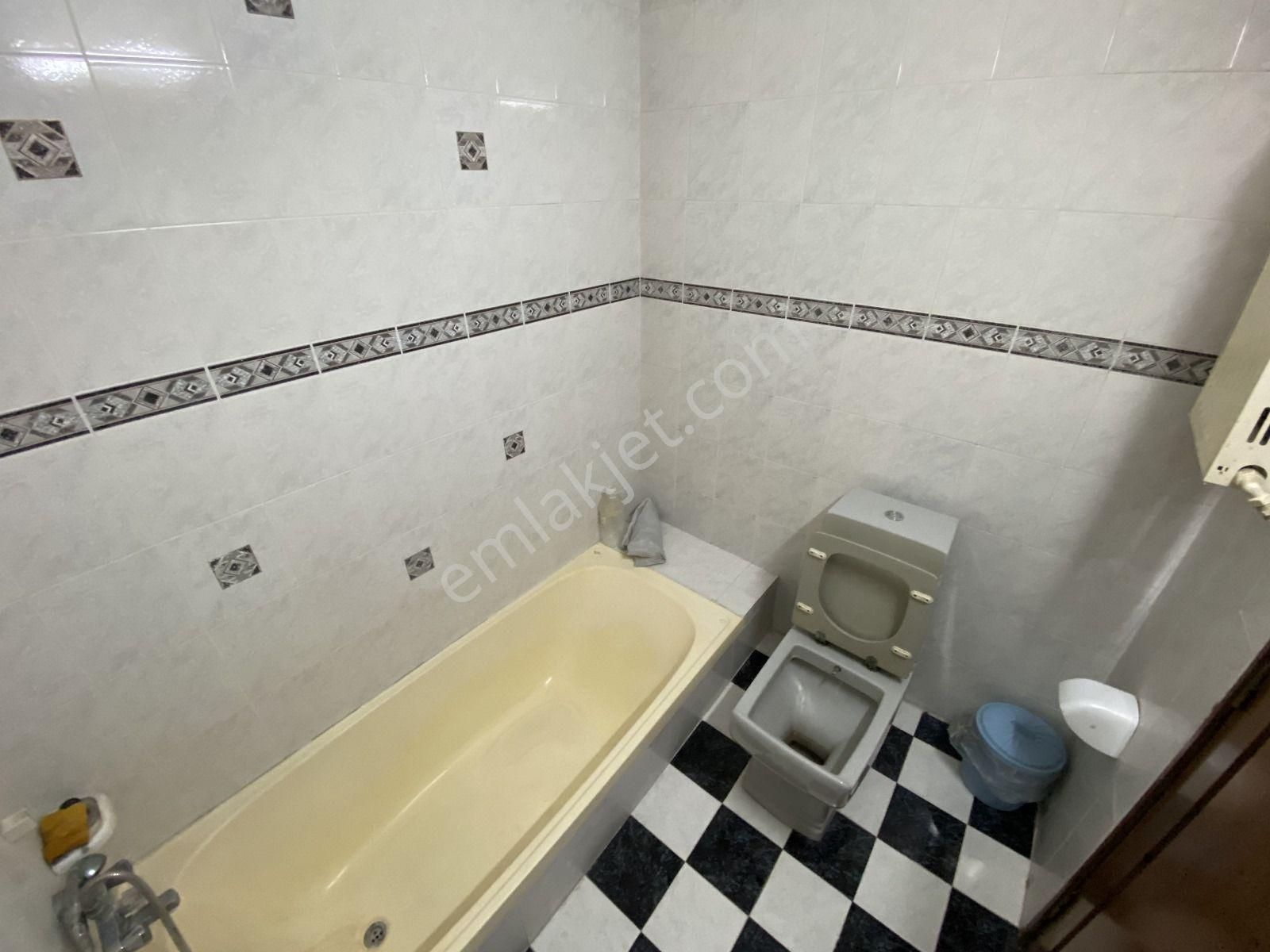 Ticari Kullanıma Uygun 4 Katlı Bahçeli Müstalik Bina - Görsel 4