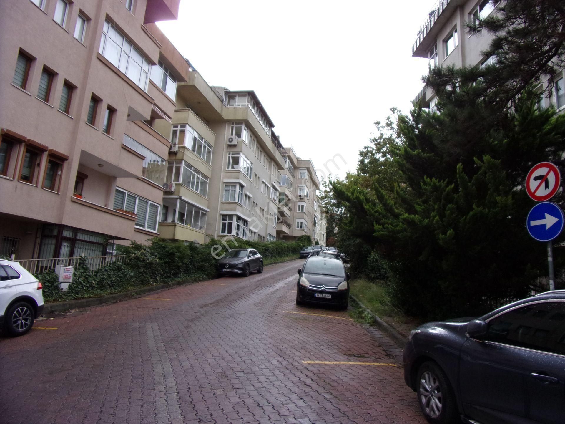 Tarabya Sitede 3+1 140 Metrekare Çok Bakımlı Satılık Daire - Görsel 31