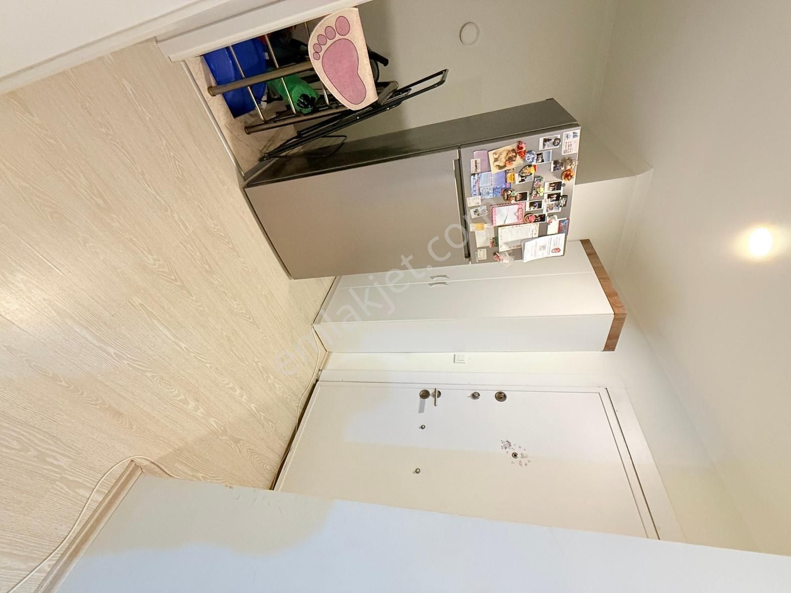 Maltepe Girne Mah.de Site İçerisinde Eşyalı 2+1 Çatı Katı - Görsel 17