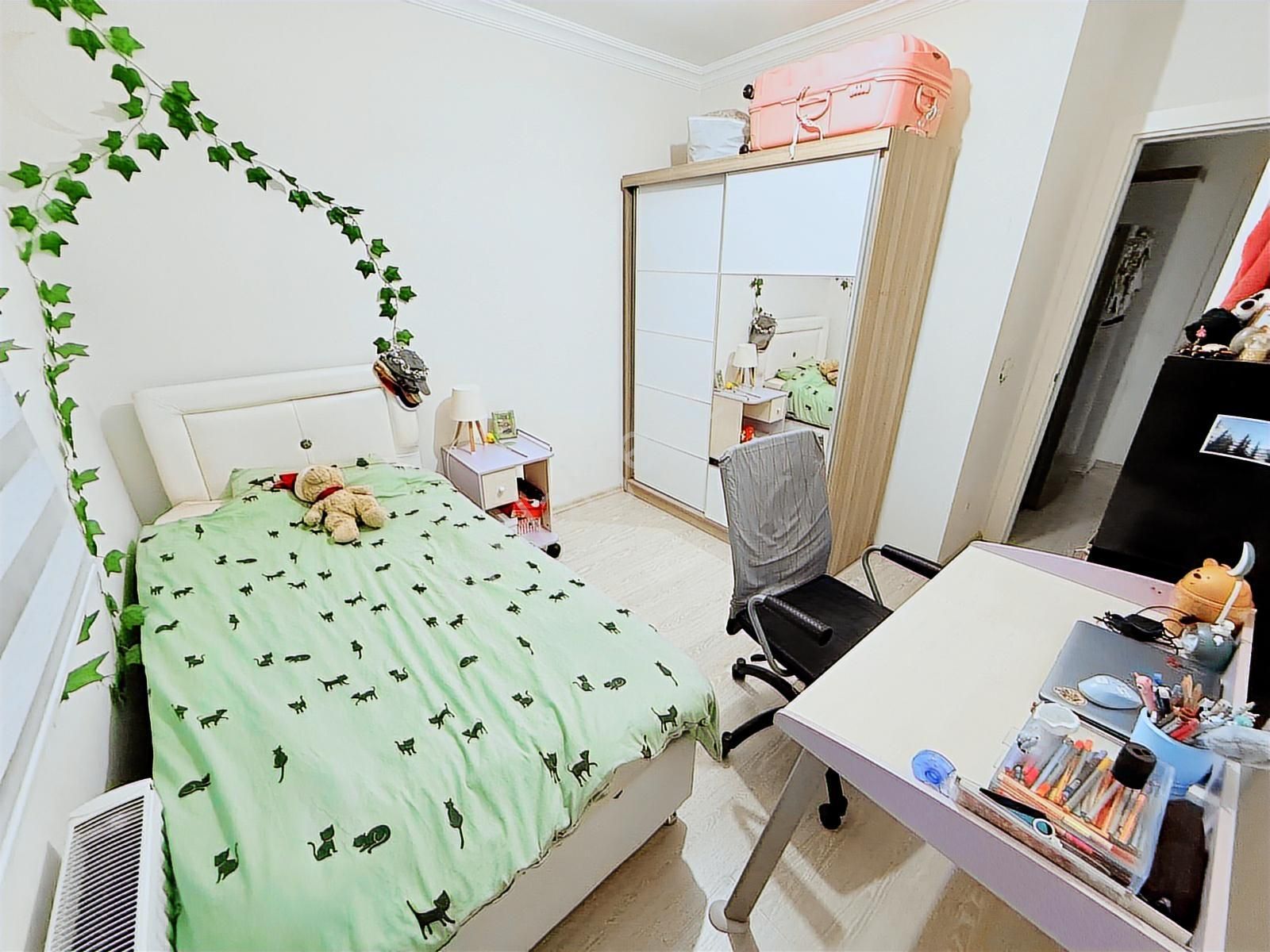 Maltepe Girne Mah.de Site İçerisinde Eşyalı 2+1 Çatı Katı - Görsel 13