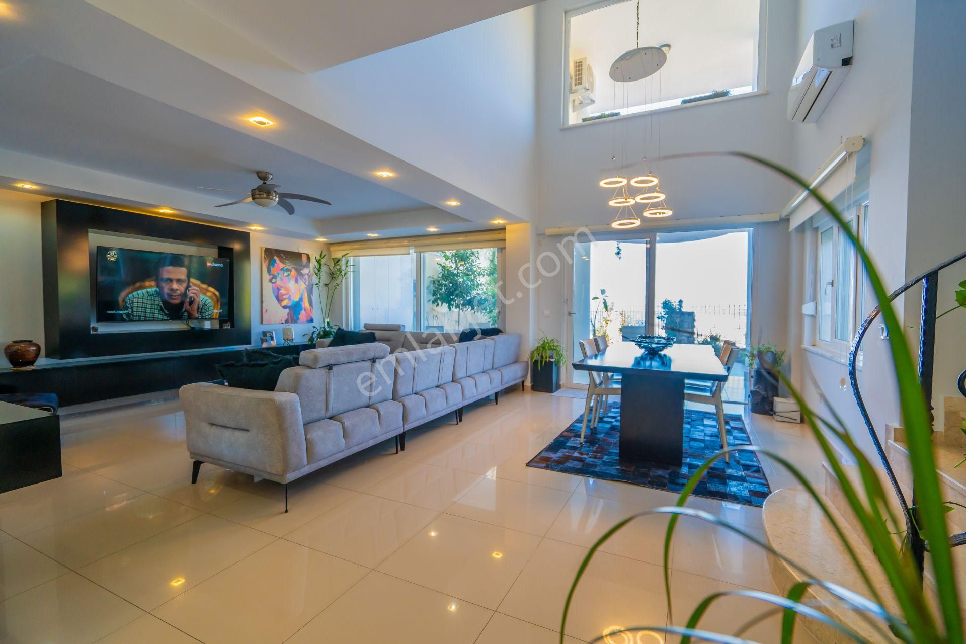 Kargıcakta Panoramik Deniz Manzaralı, Özel Bahçeli 3+1 Villa - Görsel 10