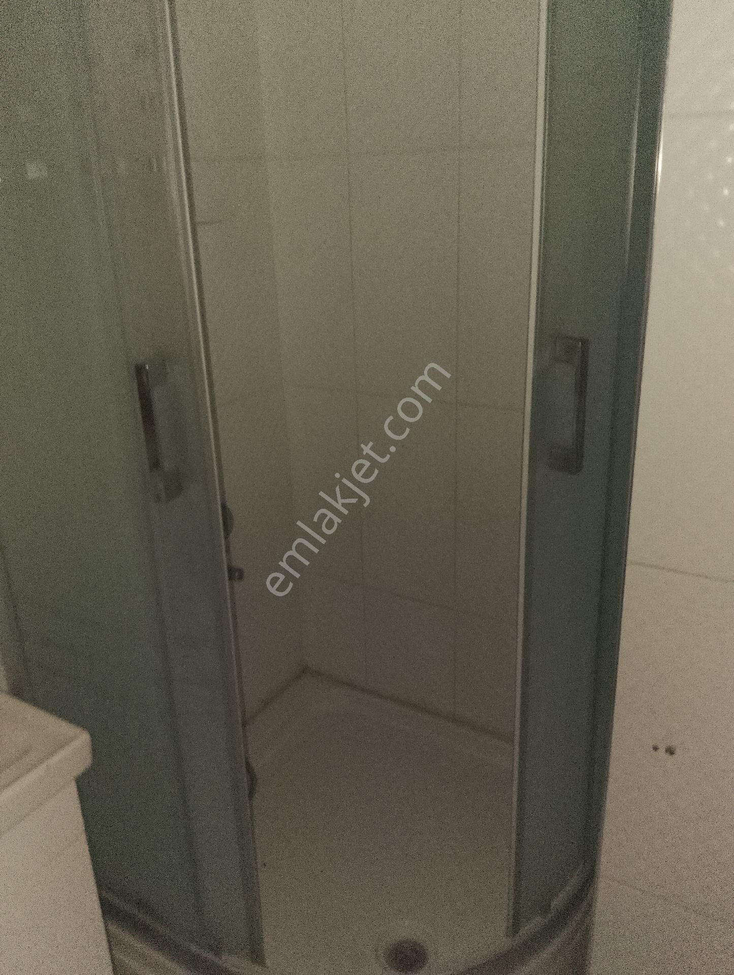 İzmir Karşıyaka Zübeyde Hanım Mahallesi'nde Satılık Arakat Daire