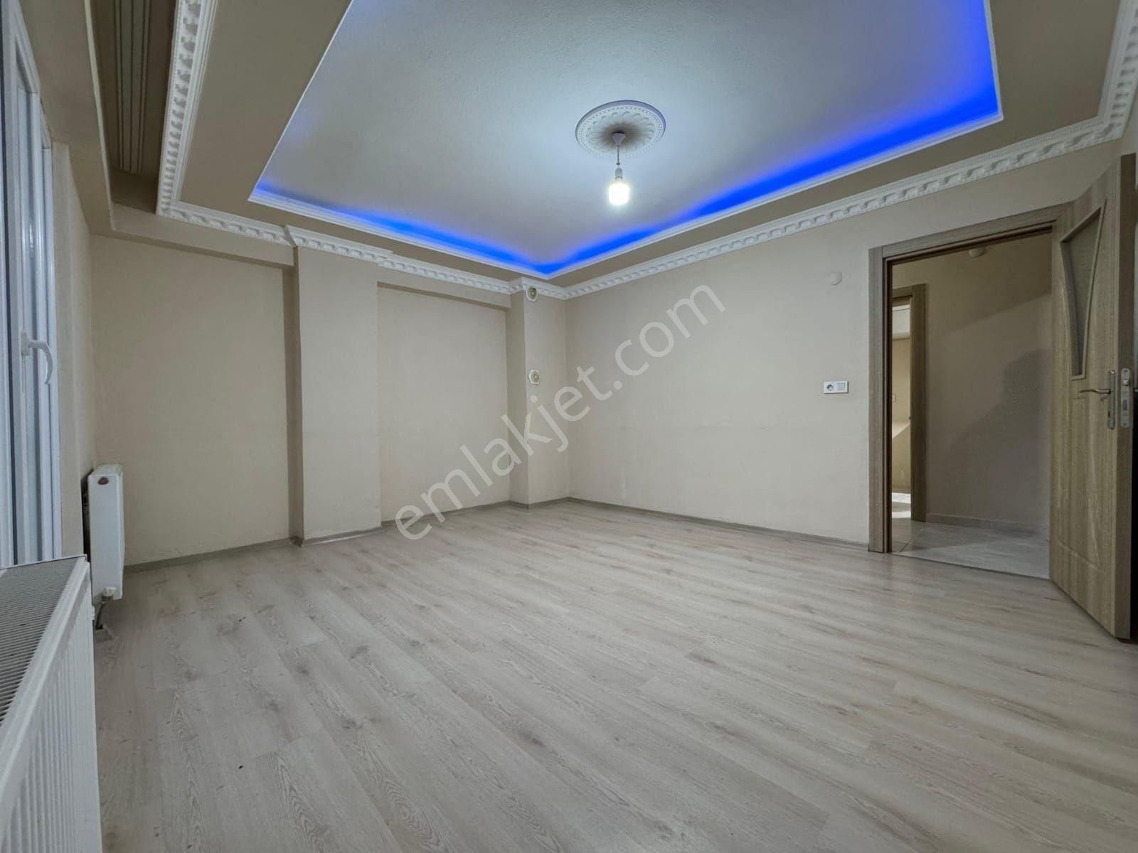 Kapaklı Mevlana Mahallesinde Merkezi 2+1 Geniş Ve Kullanışlı