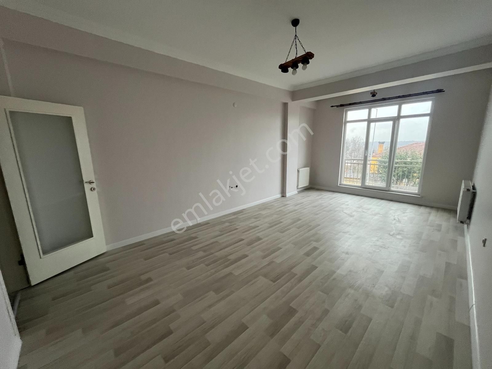 Kartepe'de Satılık 3+1 Geniş Güzel Daire - Görsel 3