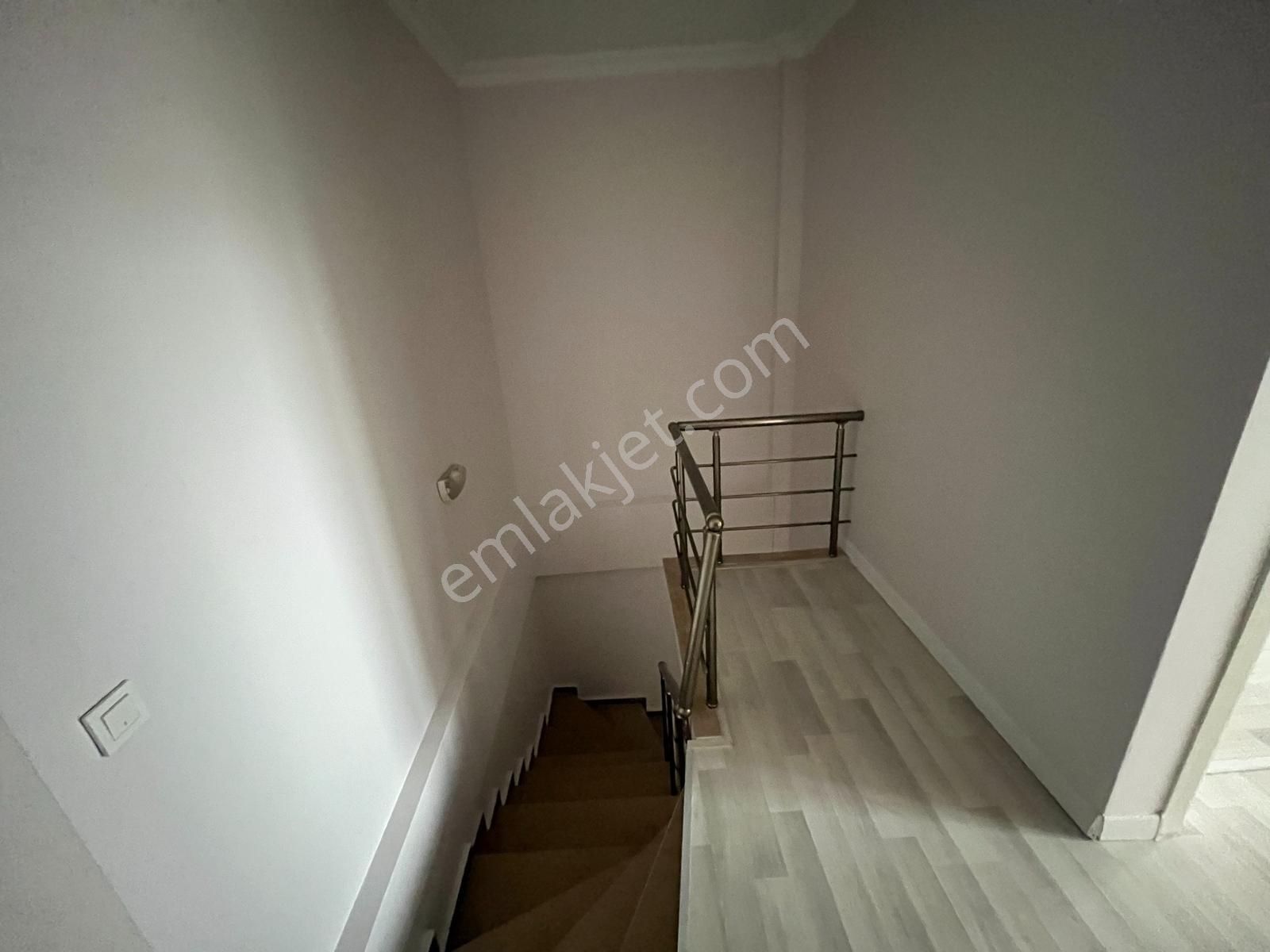 Kartepe'de Satılık 3+1 Geniş Güzel Daire - Görsel 22