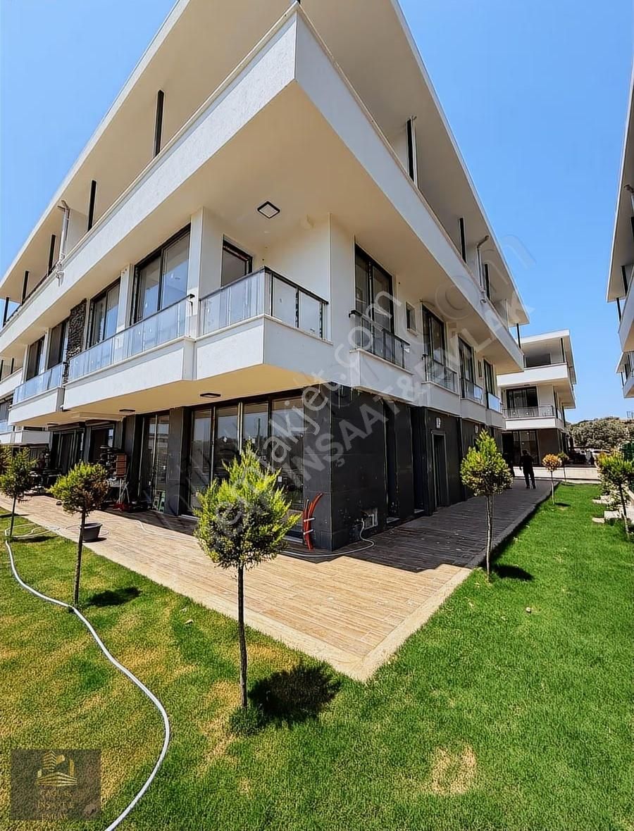 Mavişehirde Fırsat 5+1 Sıfır Villa, Site İçinde