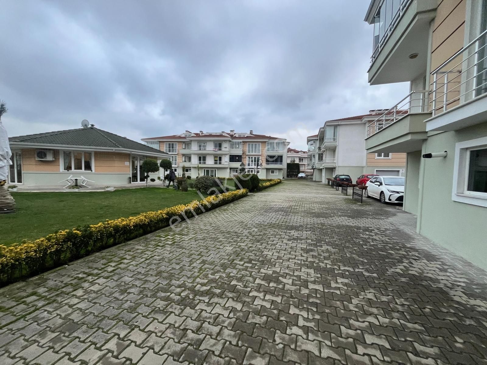 Serdivan A.v.m Yakını İyi Konumda Kiralık 2+1 Daire - Görsel 9