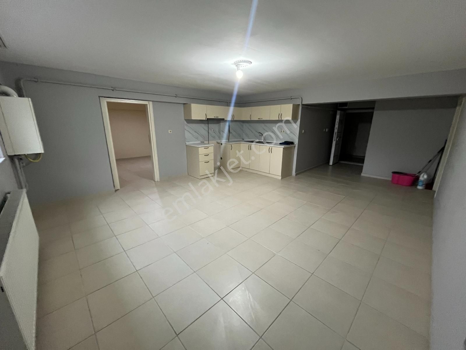 Serdivan A.v.m Yakını İyi Konumda Kiralık 2+1 Daire - Görsel 13