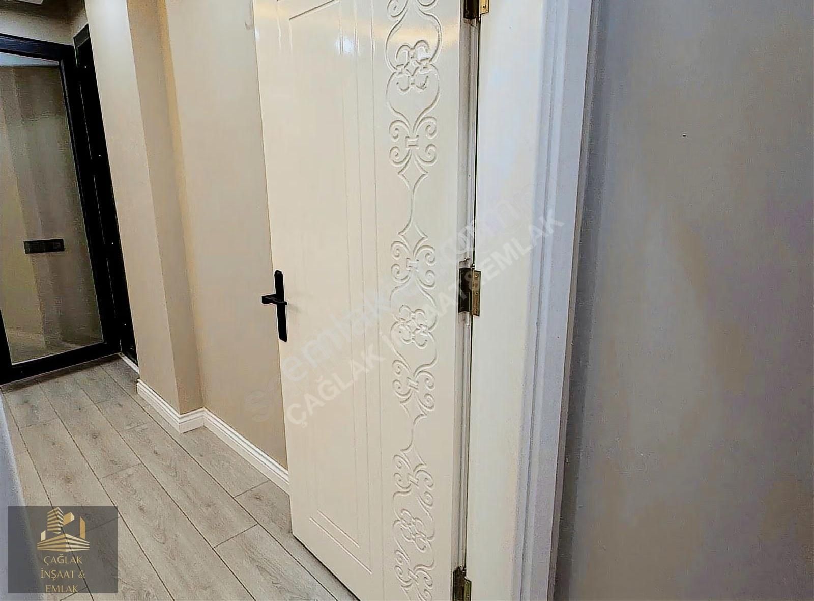Altınkum'da Havuzlu Lüks 4+1 Villa - 180m² - Görsel 15