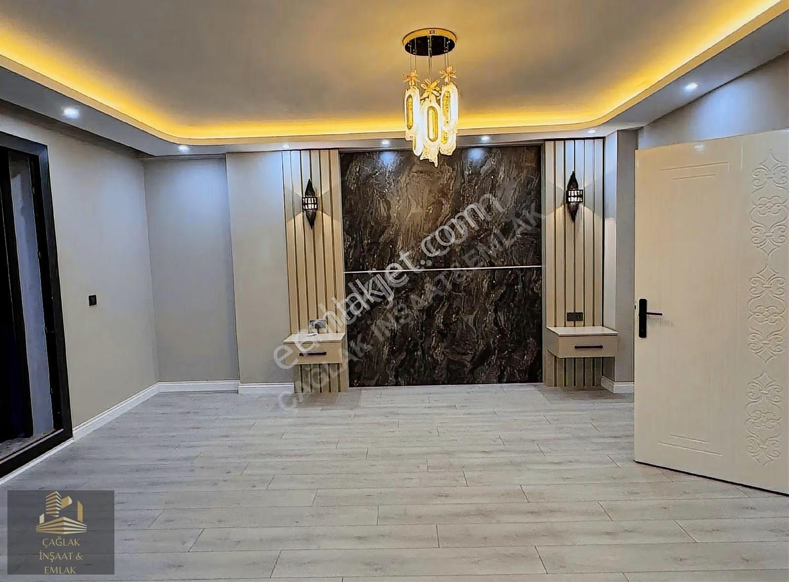 Altınkum'da Havuzlu Lüks 4+1 Villa - 180m² - Görsel 2