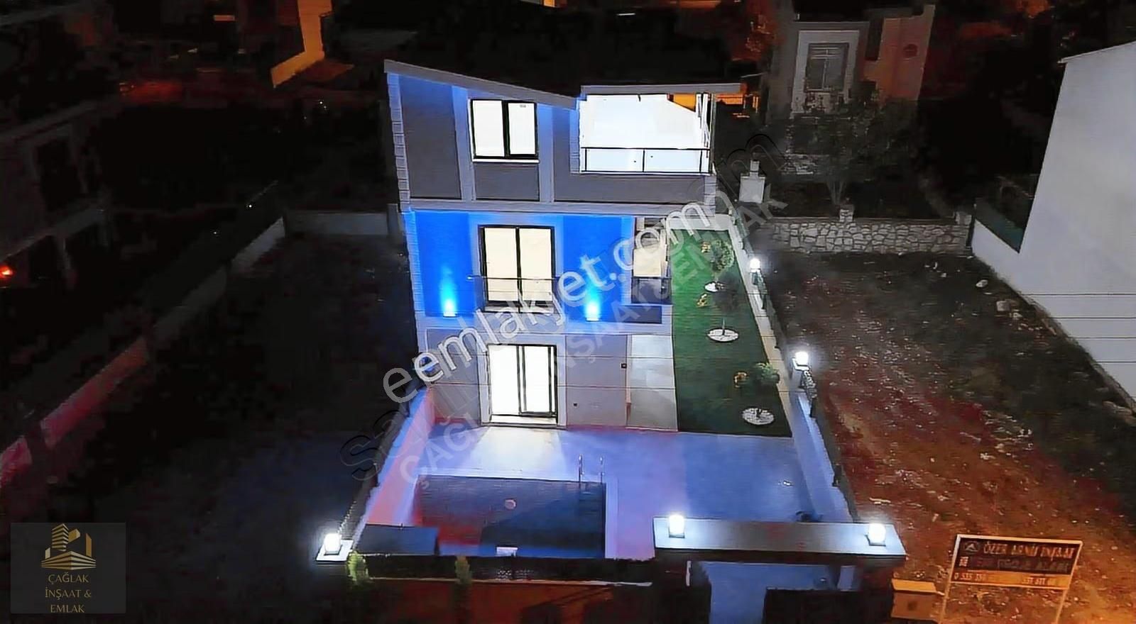 Altınkum'da Havuzlu Lüks 4+1 Villa - 180m² - Görsel 13