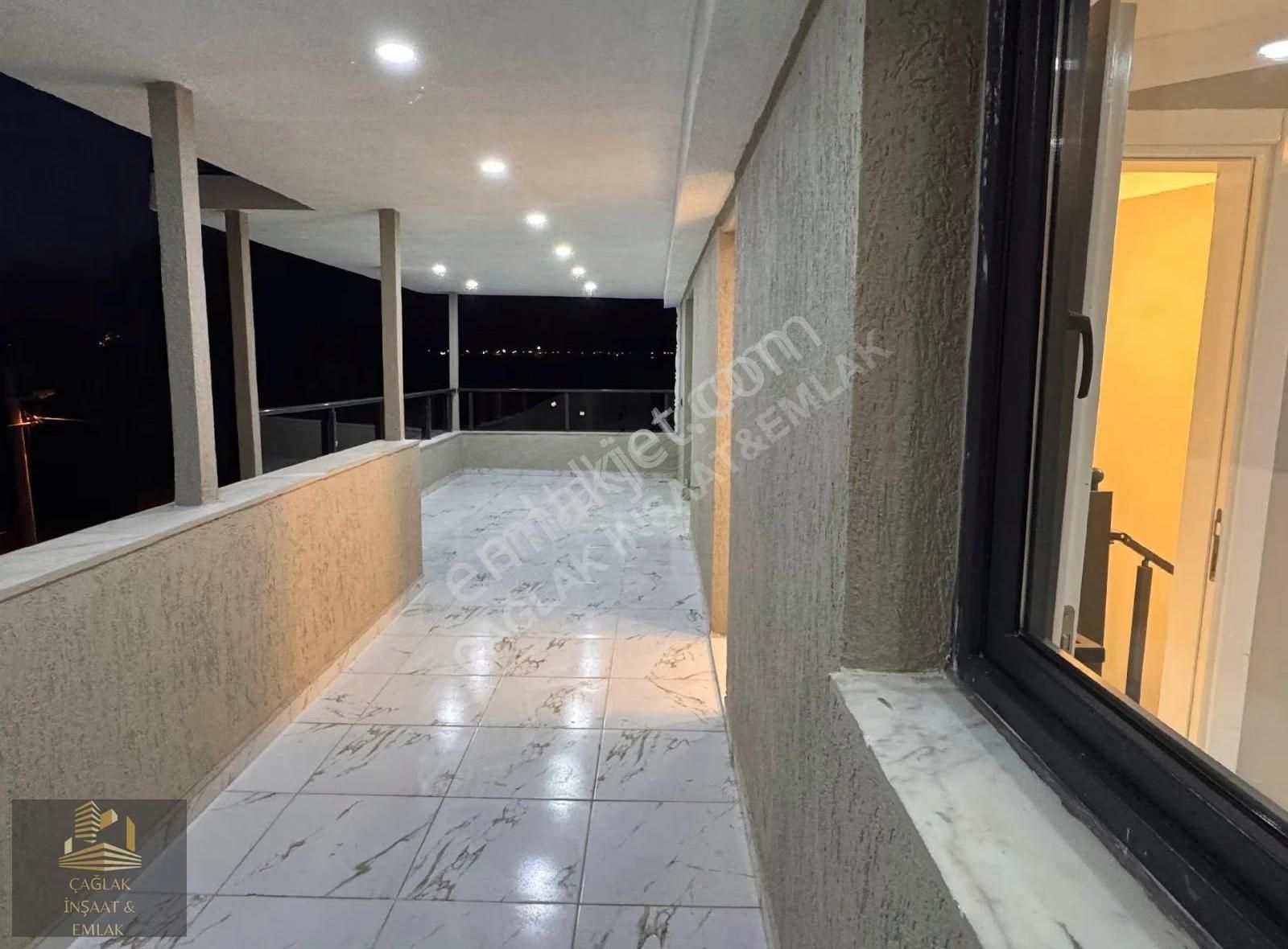 Altınkum'da Havuzlu Lüks 4+1 Villa - 180m² - Görsel 21
