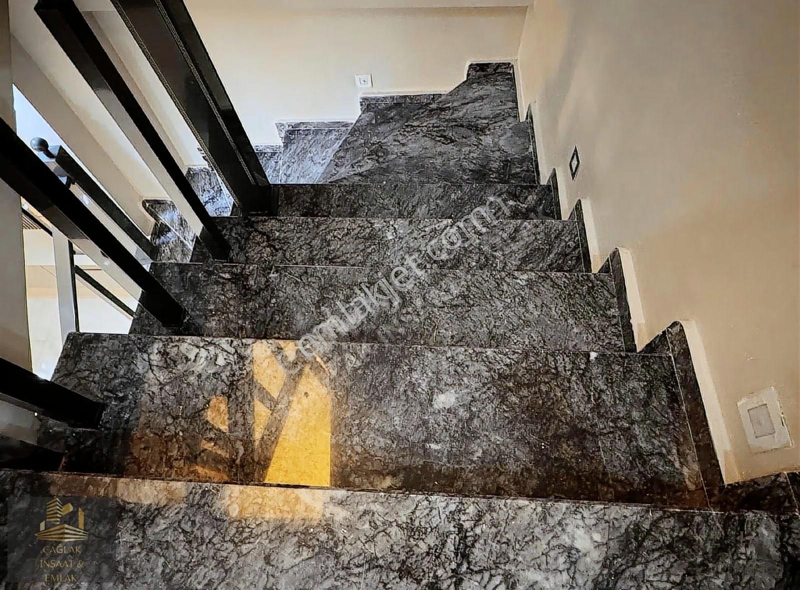 Altınkum'da Havuzlu Lüks 4+1 Villa - 180m² - Görsel 20