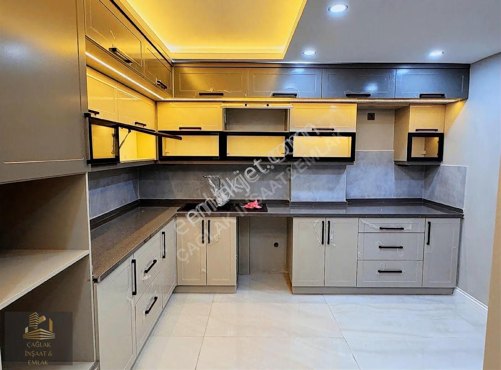 Altınkum'da Havuzlu Lüks 4+1 Villa - 180m² - Görsel 17