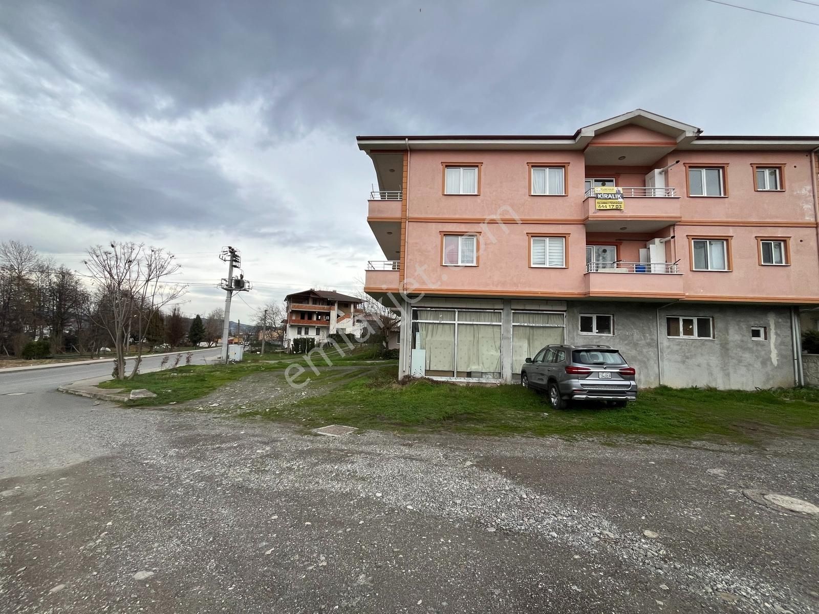 Havuzlu Sitede 1+1 Eşyalı Güzel Daire - Görsel 15