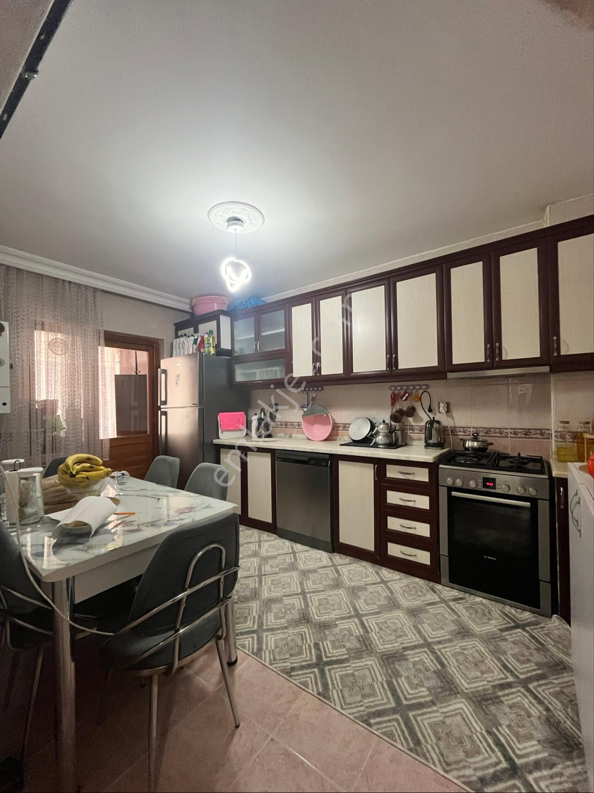 Kozanlar'dan Merve Fırın Yakını Satılık Daire...