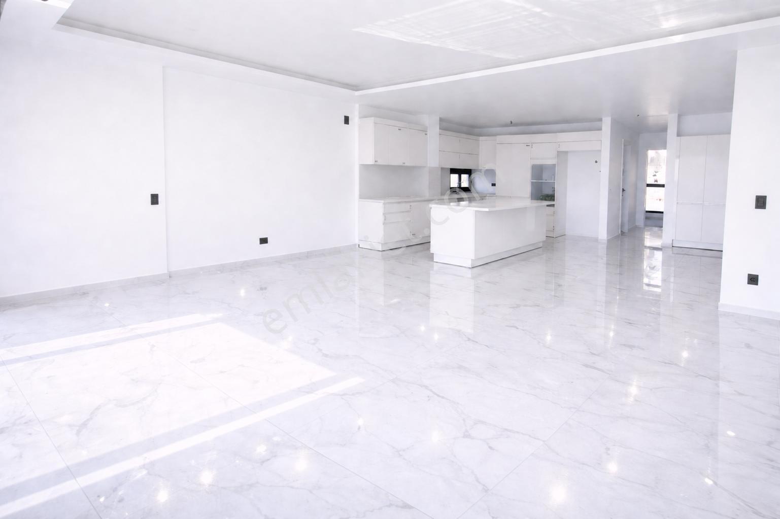Kuşadası’nda Eşsiz İmza Mülk – 180°+ Panoramik Deniz Manzaralı, Tam Bağımsız Lüks Penthouse - Görsel 8