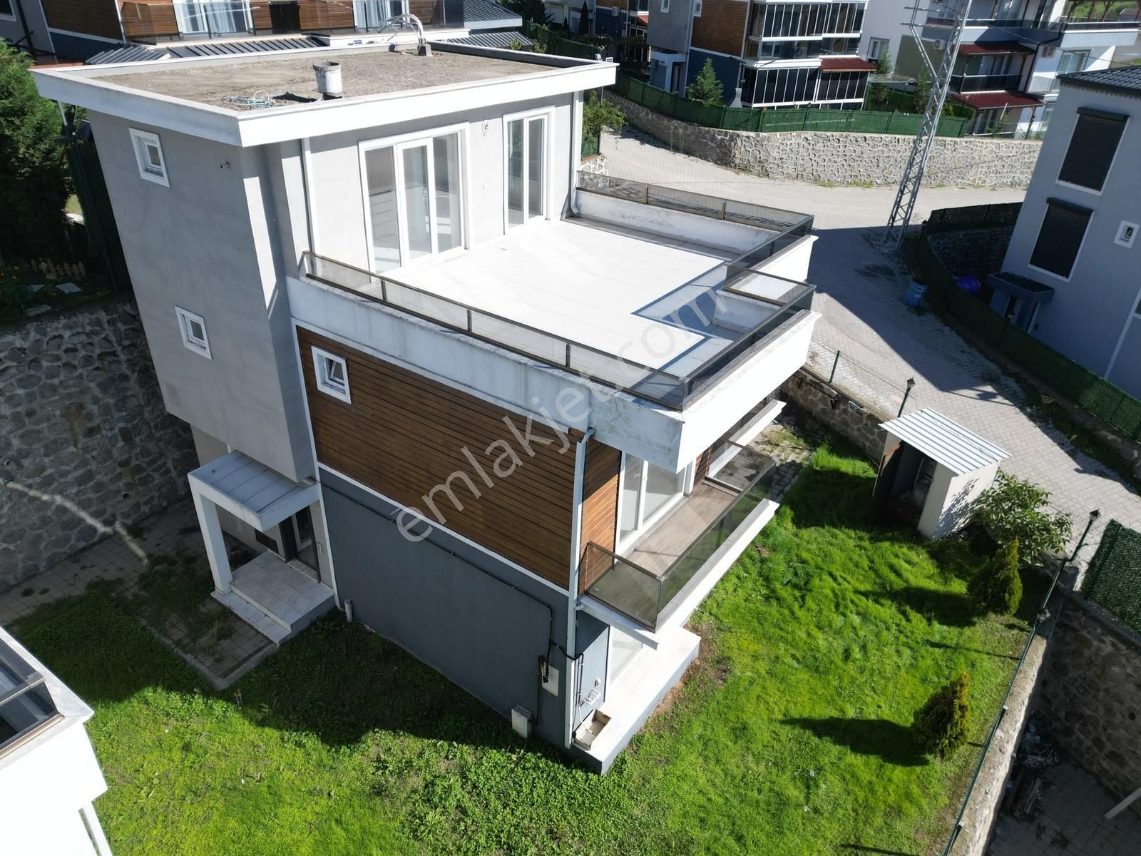 Turyaptan Geyve Site İçi Müst Bahçeli-otoparkl Triplex 4+1 Villa - Görsel 20