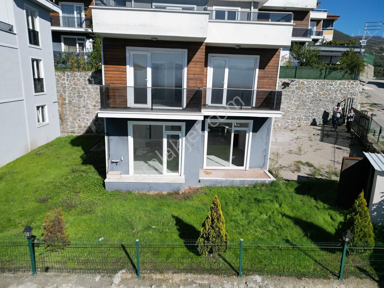Turyaptan Geyve Site İçi Müst Bahçeli-otoparkl Triplex 4+1 Villa - Görsel 16