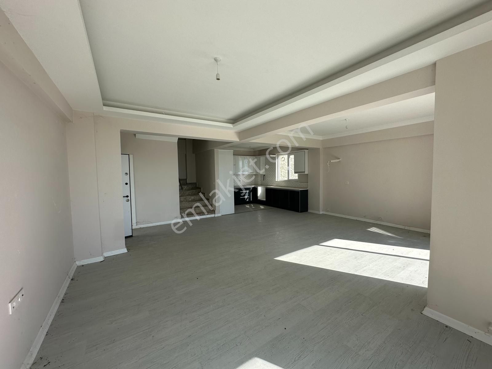 Turyaptan Geyve Site İçi Müst Bahçeli-otoparkl Triplex 4+1 Villa - Görsel 2