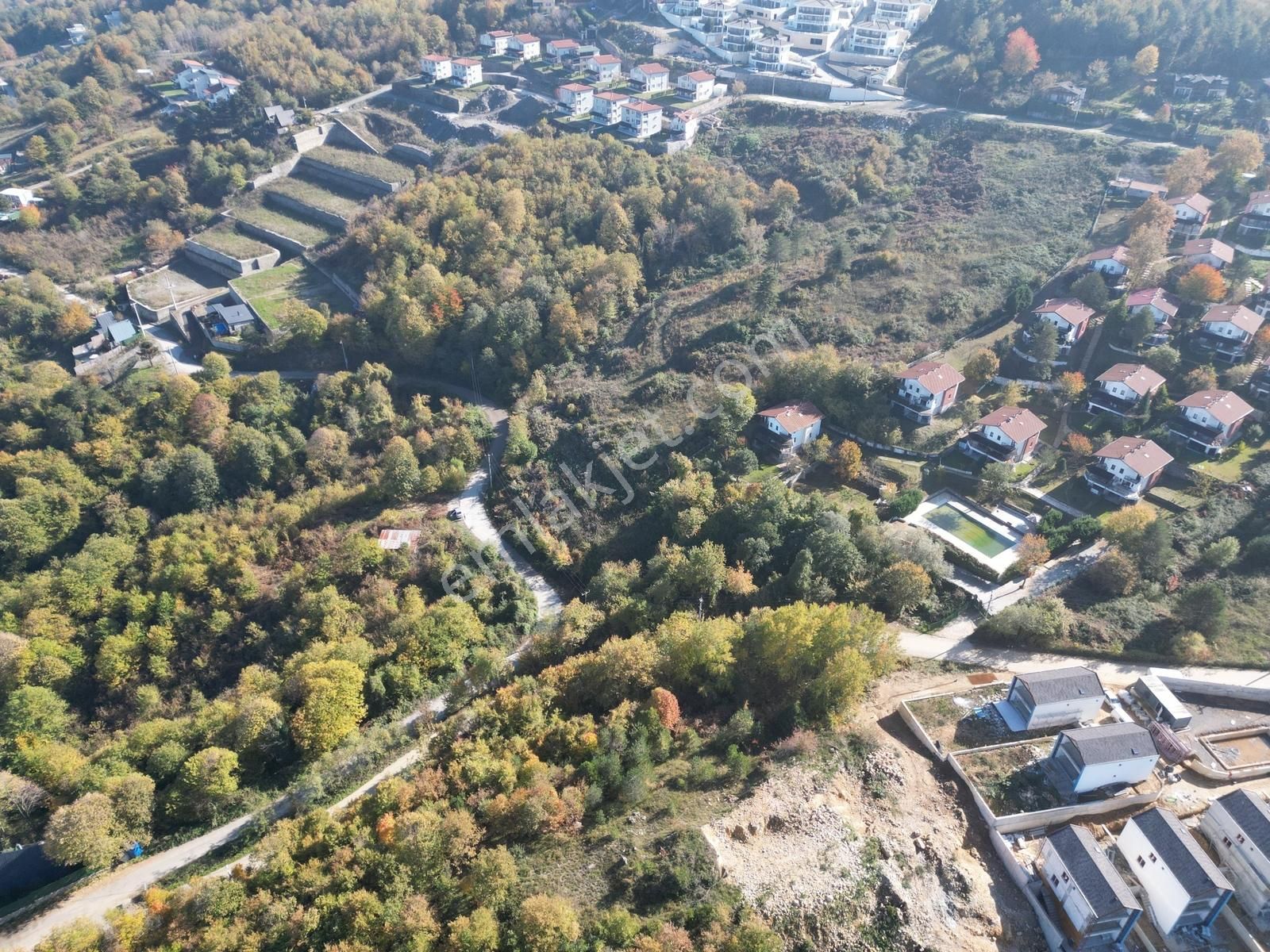 İmar Sınırında Merkeze Yakın Göl Manzaralı Arazi - Görsel 26