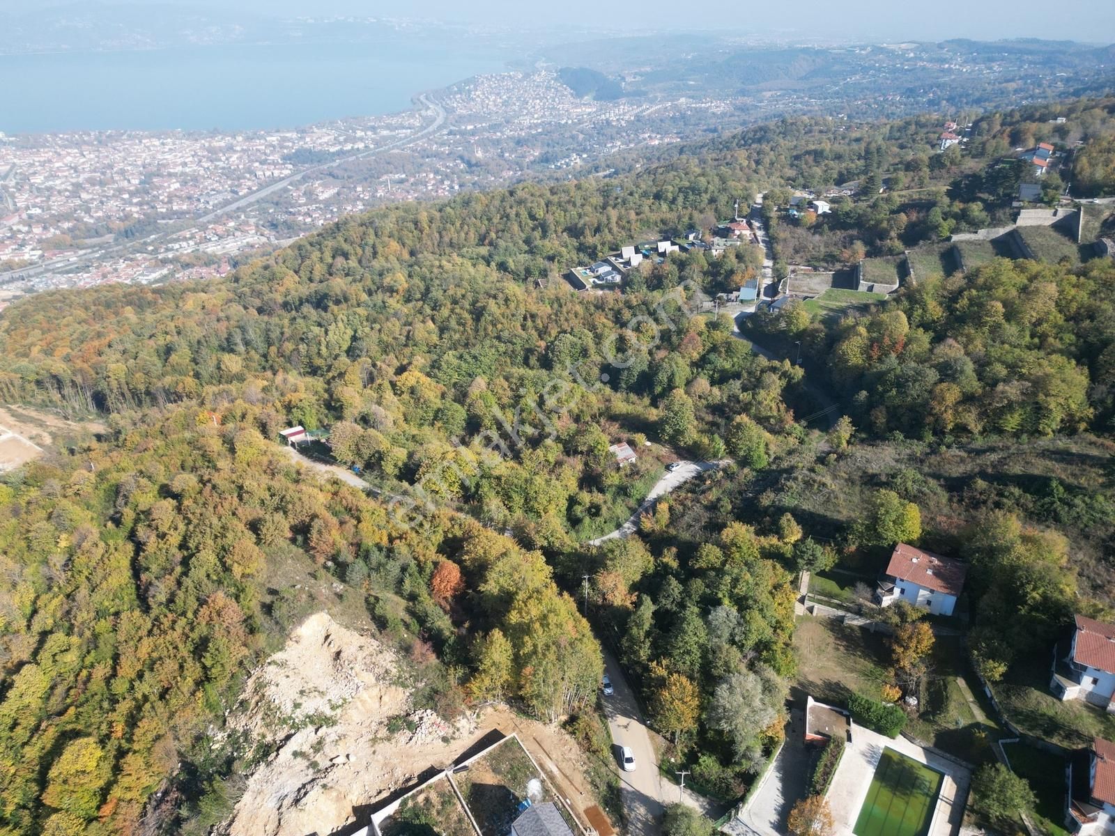 İmar Sınırında Merkeze Yakın Göl Manzaralı Arazi - Görsel 20