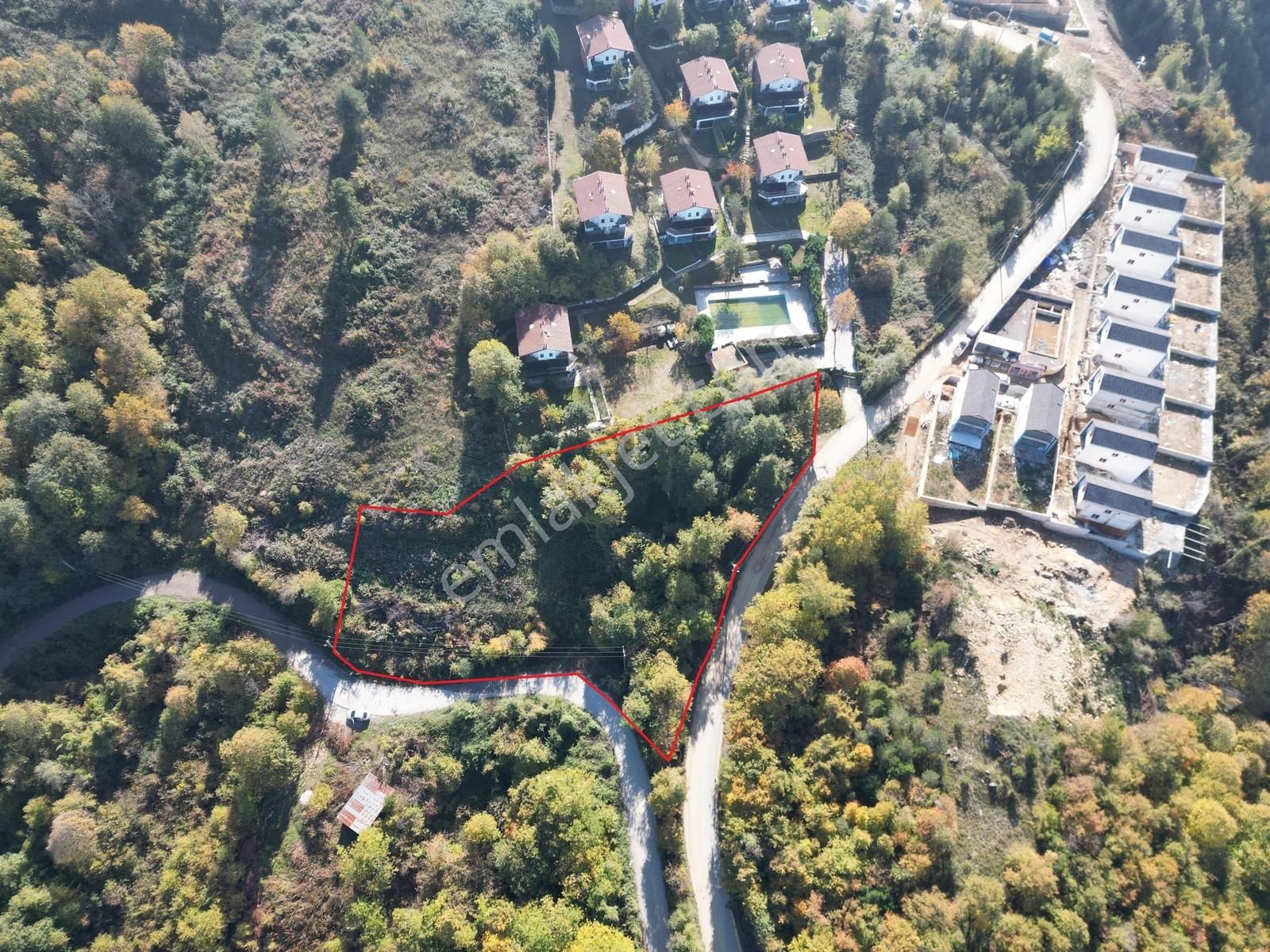 İmar Sınırında Merkeze Yakın Göl Manzaralı Arazi - Görsel 11