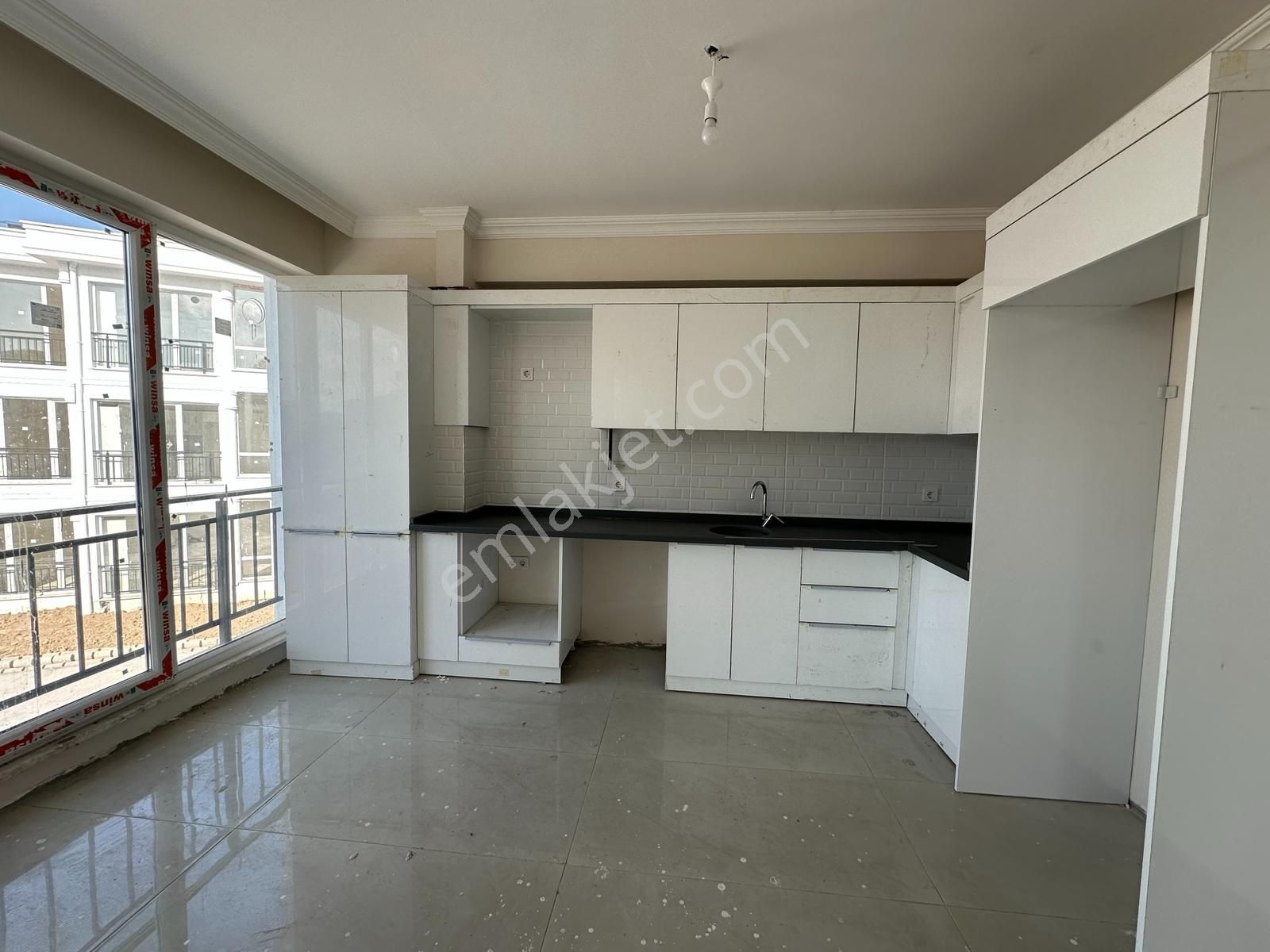 Turyaptan Sapanca Ünlüce Asnsörlü Yeni Sitede Geniş 3+1 Daire - Görsel 34