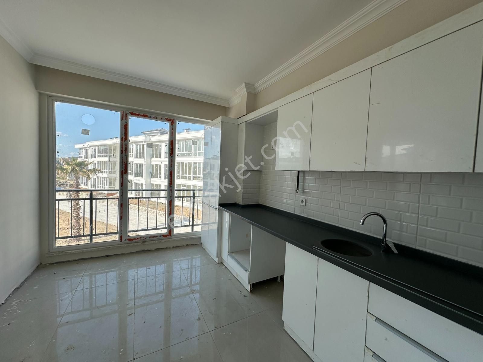 Turyaptan Sapanca Ünlüce Asnsörlü Yeni Sitede Geniş 3+1 Daire - Görsel 2