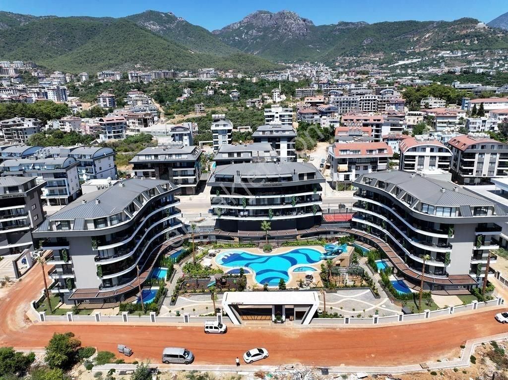 Alanya / Oba’da Satılık 1+1 Daire — Full Aktiviteli Site İçinde