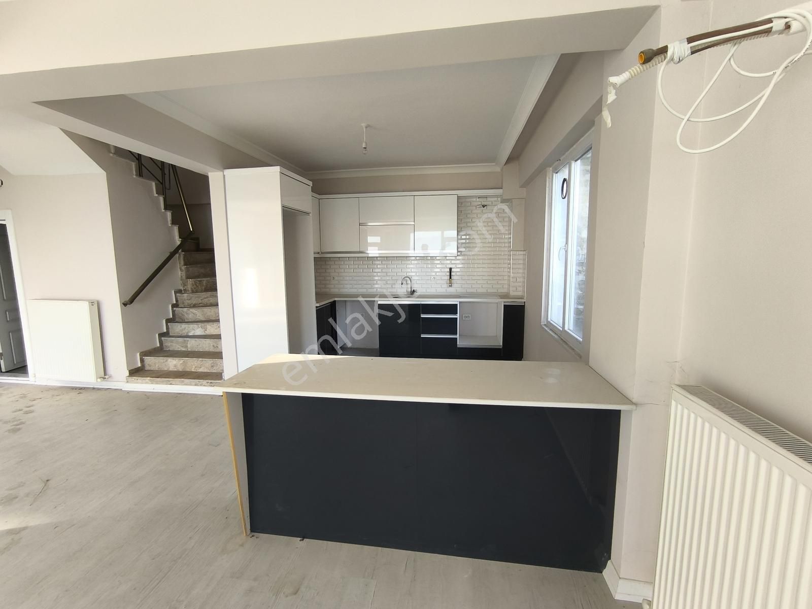 Turyaptan Geyve Site İçi Müst. Bahçeli Hesaplı Triplex 4+1 Villa - Görsel 7