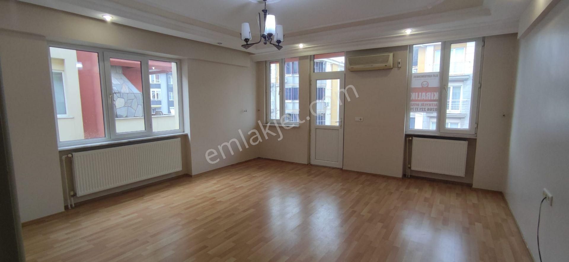 Elfi Den Paşaalanı Mahallesi Kiralık 3+1 Daire - Görsel 3